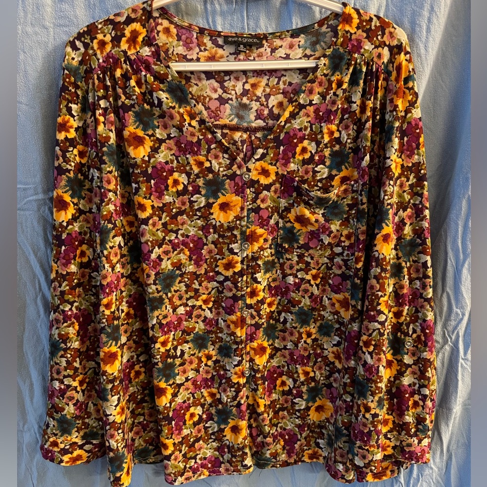 Ava & Grace Multi-Color Floral Button-Down Blouse with Pocket